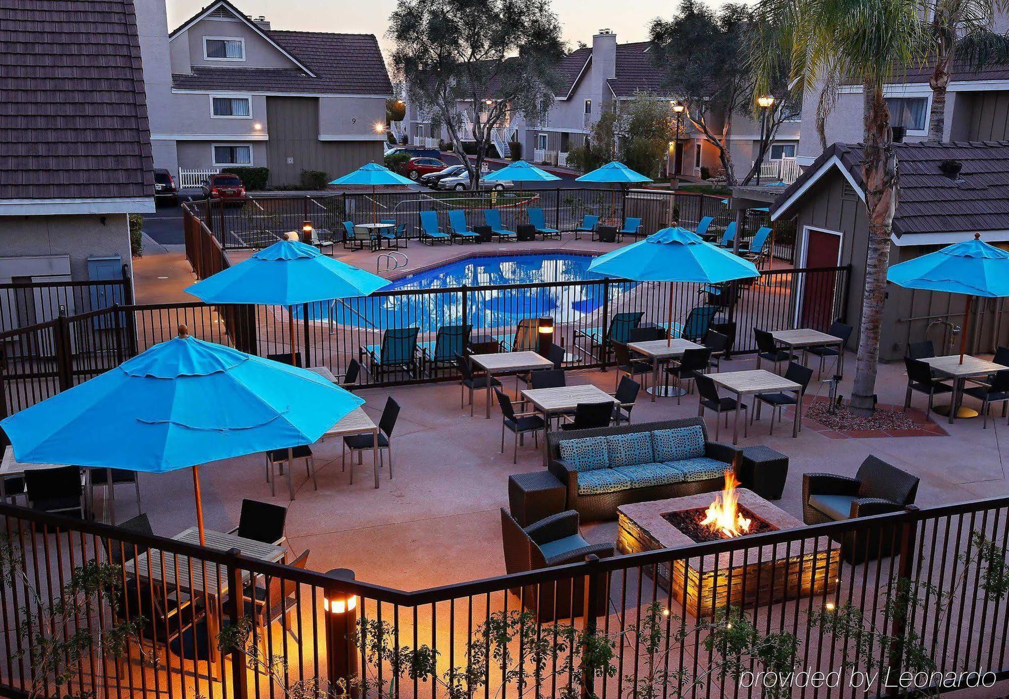 Residence Inn Phoenix Exteriör bild