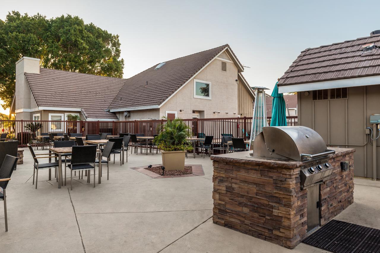 Residence Inn Phoenix Exteriör bild
