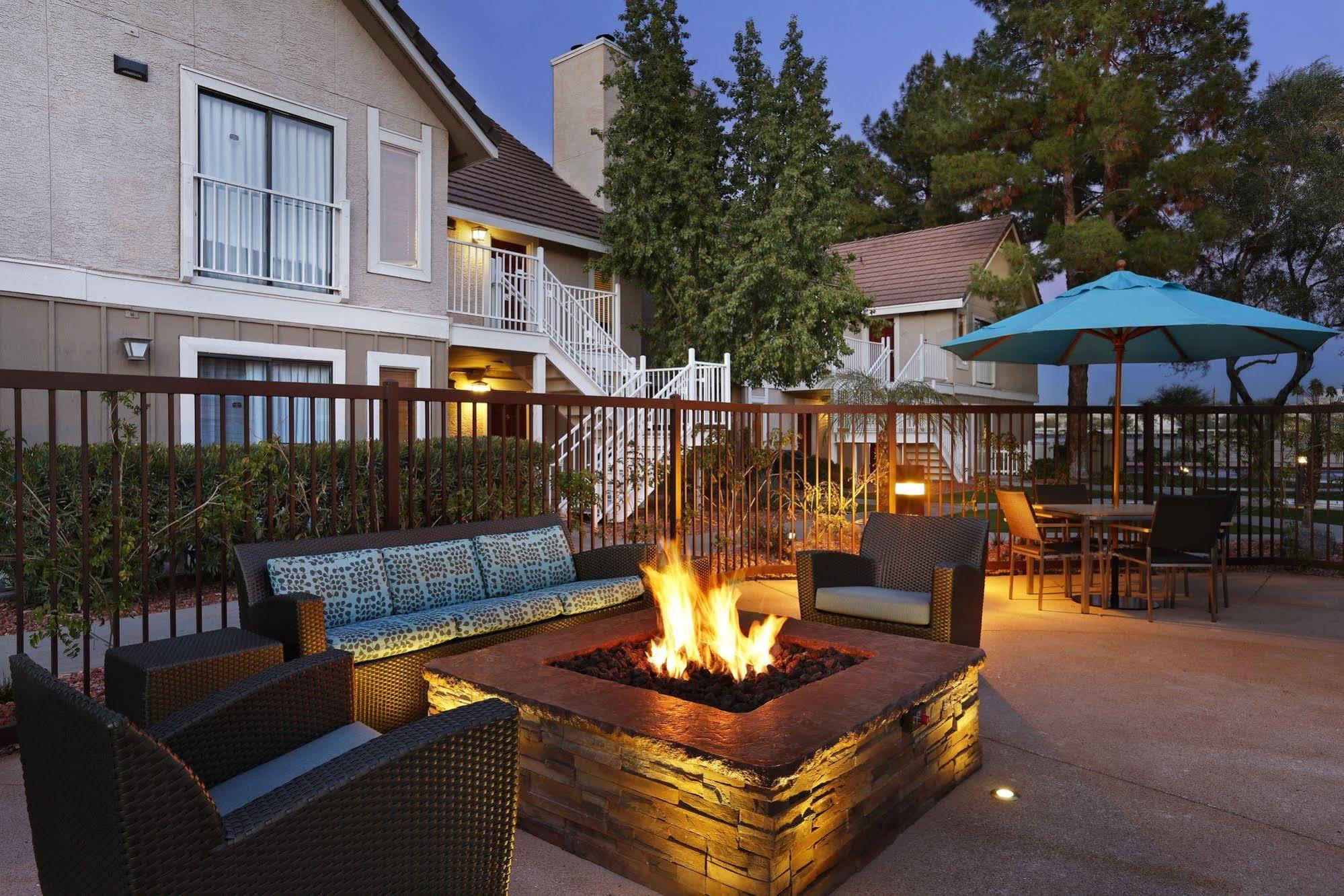 Residence Inn Phoenix Exteriör bild